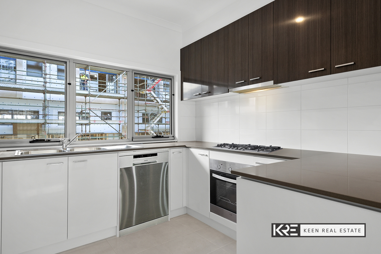 3-bedroom unit at 7 Topal Drive, Officer, VIC 3809, Cardinia, Victoria