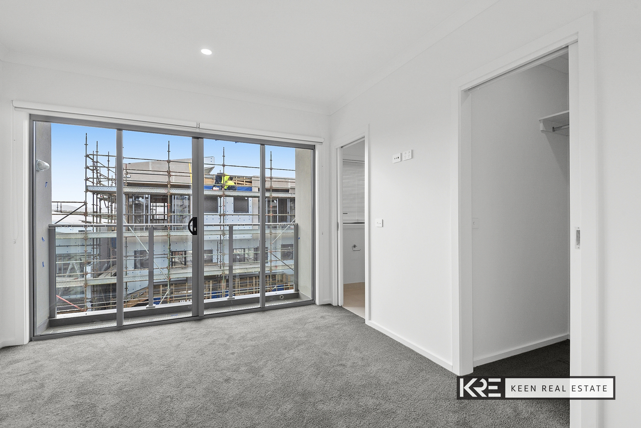 3-bedroom unit at 7 Topal Drive, Officer, VIC 3809, Cardinia, Victoria