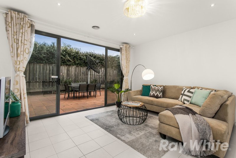 Photo - 7 Tottenham Grove, Mulgrave VIC 3170 - Image 3