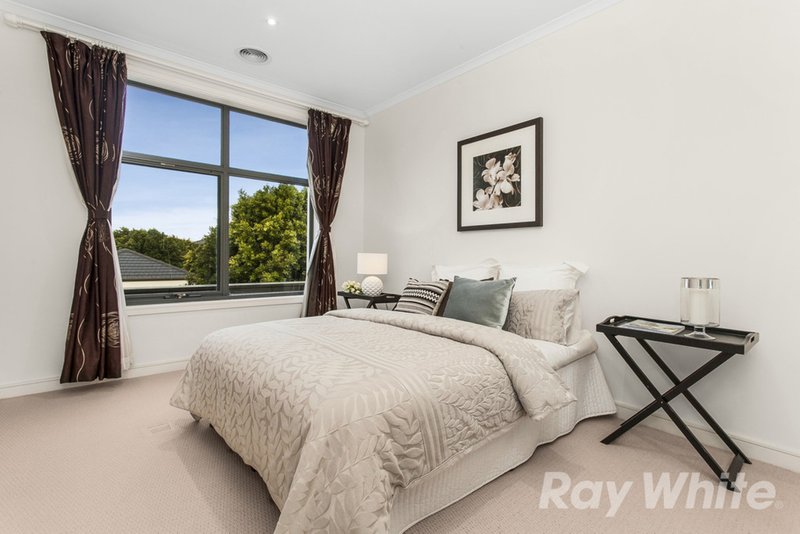 Photo - 7 Tottenham Grove, Mulgrave VIC 3170 - Image 4