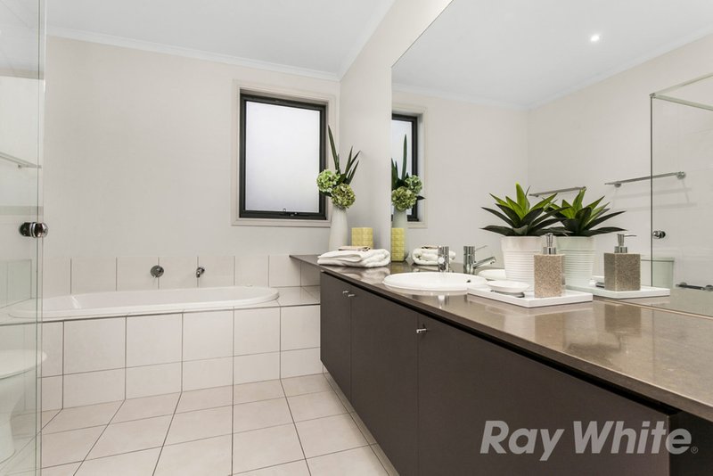 Photo - 7 Tottenham Grove, Mulgrave VIC 3170 - Image 5