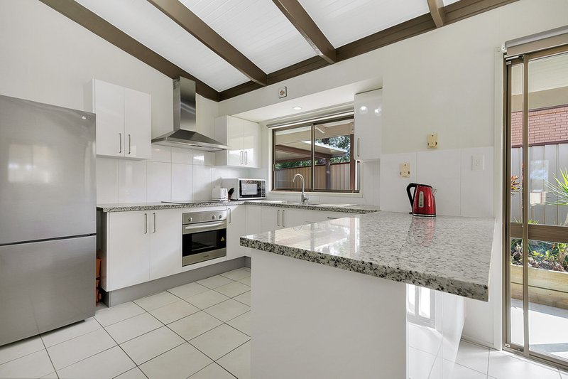 Photo - 7 Tovey Road, Boronia Heights QLD 4124 - Image 2