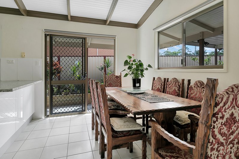 Photo - 7 Tovey Road, Boronia Heights QLD 4124 - Image 4