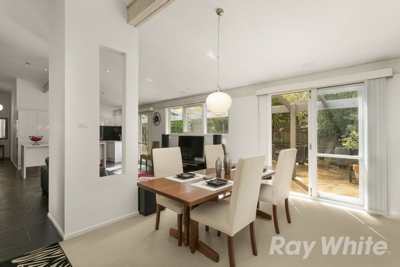 Photo - 7 Tracey Court, Wheelers Hill VIC 3150 - Image 3