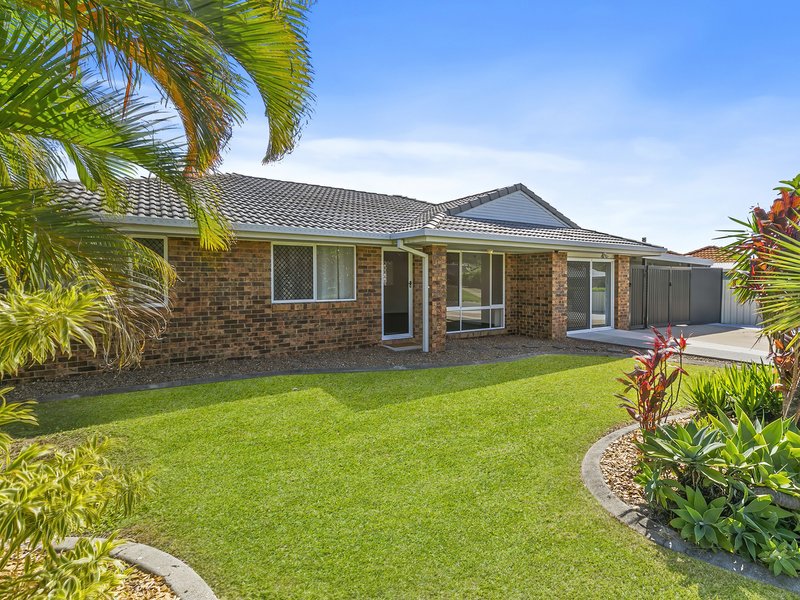 Photo - 7 Trent Court, Sandstone Point QLD 4511 - Image 3