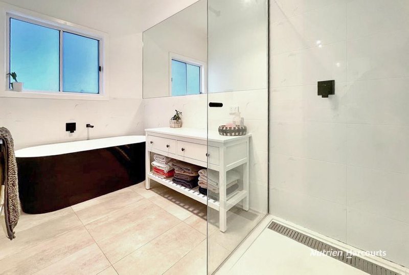 Photo - 7 Tuckett Street, Casterton VIC 3311 - Image 7