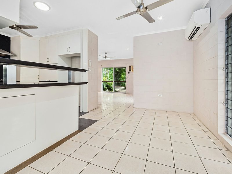 Photo - 7 Tudor Close, Trinity Park QLD 4879 - Image 3