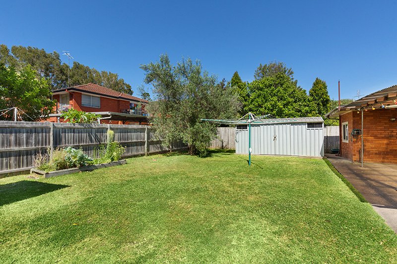 Photo - 7 Tulich Avenue, Dee Why NSW 2099 - Image 2