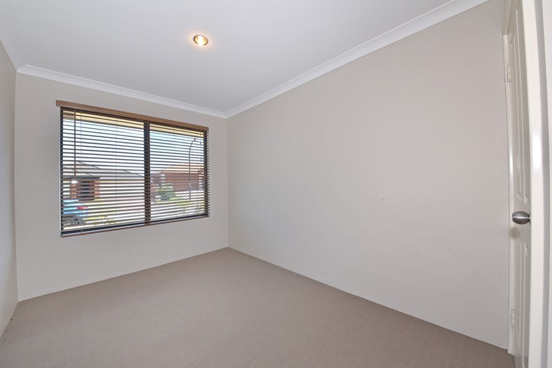 Photo - 7 Tupelo Fairway, Clarkson WA 6030 - Image 7