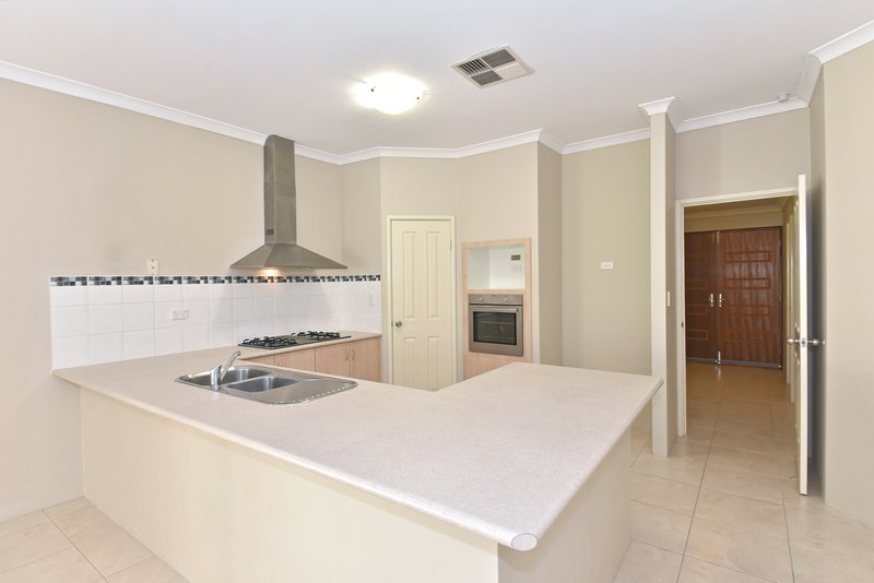 Photo - 7 Tupelo Fairway, Clarkson WA 6030 - Image 12