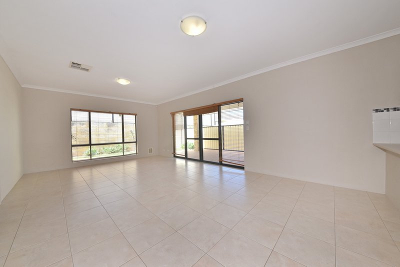 Photo - 7 Tupelo Fairway, Clarkson WA 6030 - Image 16