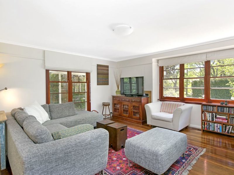 Photo - 7 Turner Place, Yarralumla ACT 2600 - Image 2