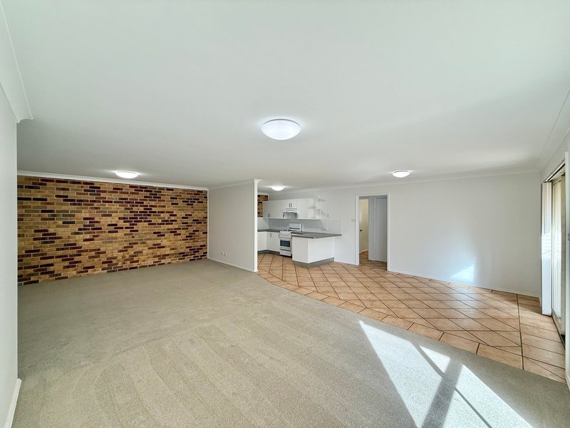 Photo - 7 Turret Close, Valentine NSW 2280 - Image 5
