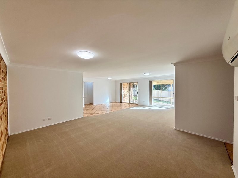 Photo - 7 Turret Close, Valentine NSW 2280 - Image 6