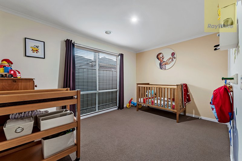 Photo - 7 Tusmore Rise, Craigieburn VIC 3064 - Image 11