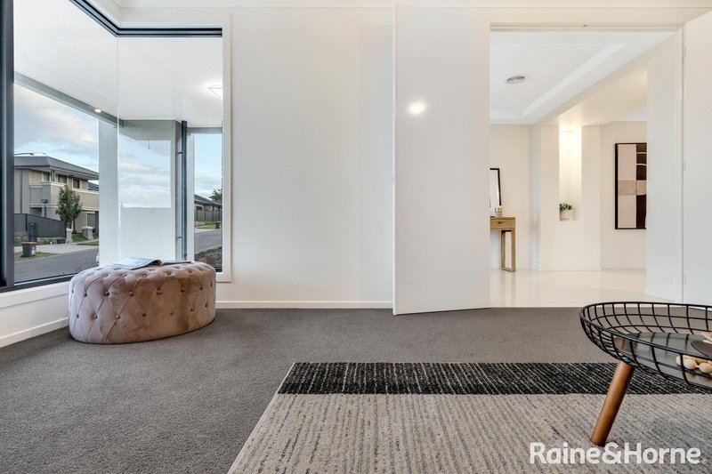 Photo - 7 Ultimo Road, Craigieburn VIC 3064 - Image 4