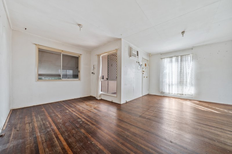 Photo - 7 Vacy Court, Eagleby QLD 4207 - Image 5