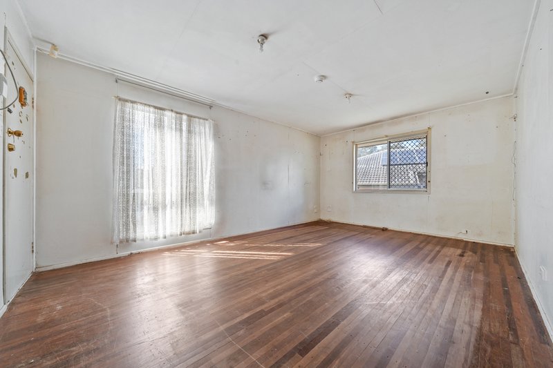 Photo - 7 Vacy Court, Eagleby QLD 4207 - Image 7