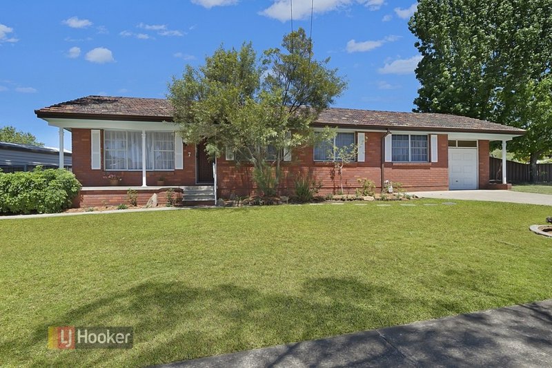 7 Valencia Crescent, Toongabbie NSW 2146