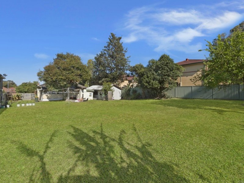 Photo - 7 Valeria Street, Toongabbie NSW 2146 - Image 7