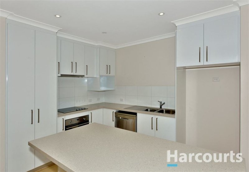 Photo - 7 Vaucluse Way, Coodanup WA 6210 - Image 3