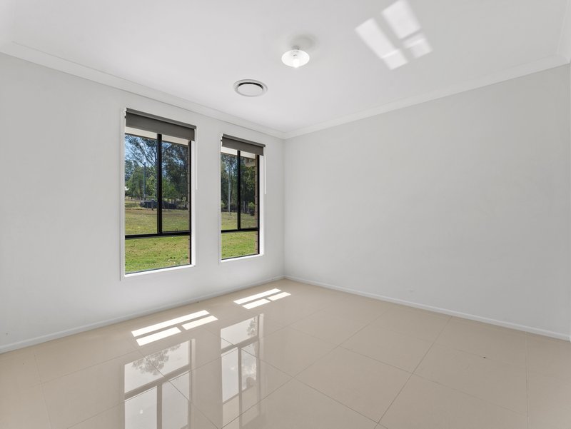 Photo - 7 Velvet Street, Pine Mountain QLD 4306 - Image 10