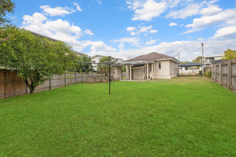 Photo - 7 Victory Street, Zillmere QLD 4034 - Image 2