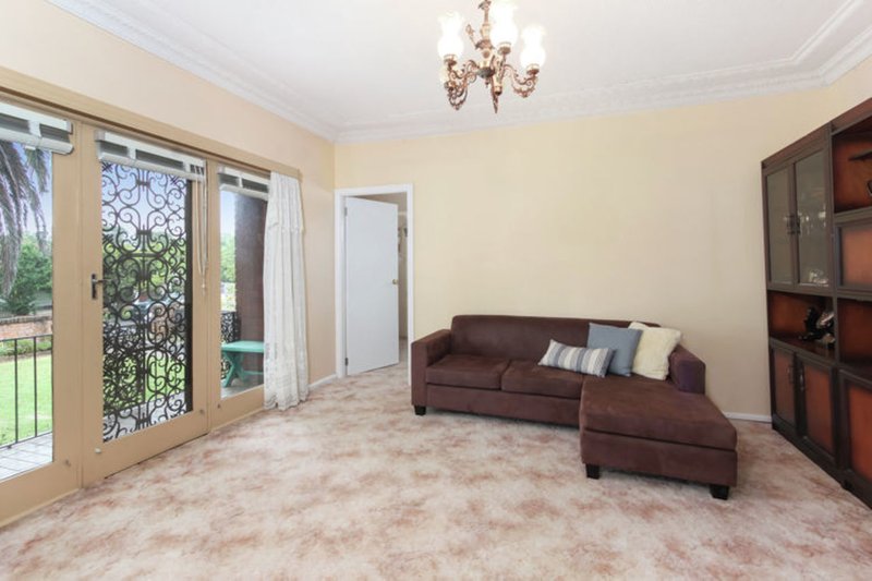 Photo - 7 Vienna Street, Seven Hills NSW 2147 - Image 6