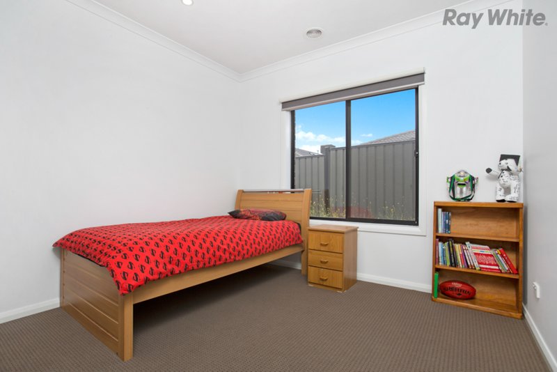 Photo - 7 Viewmont Avenue, Craigieburn VIC 3064 - Image 6