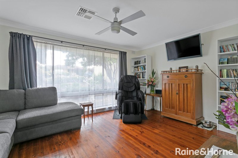 Photo - 7 Vintners Walk, Hackham West SA 5163 - Image 3