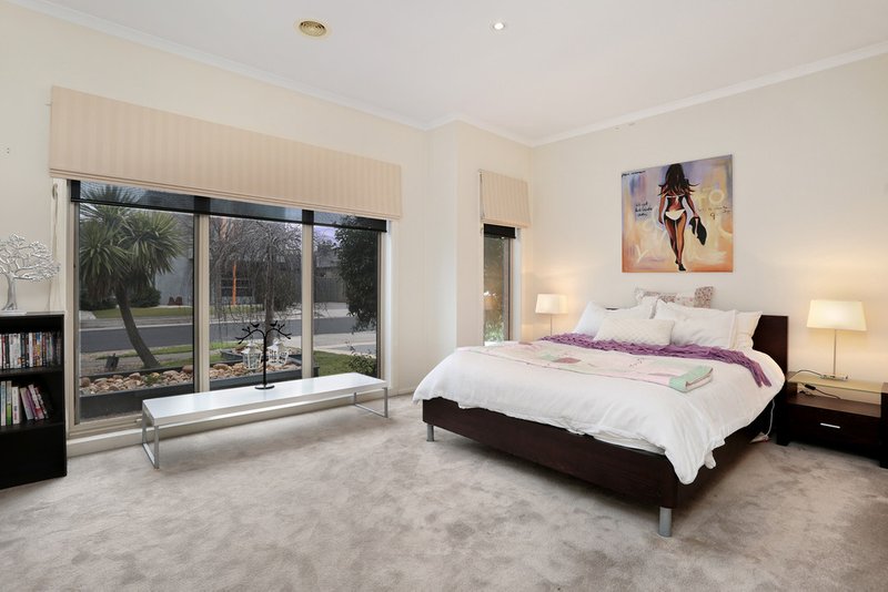 Photo - 7 Violet Way, Point Cook VIC 3030 - Image 13