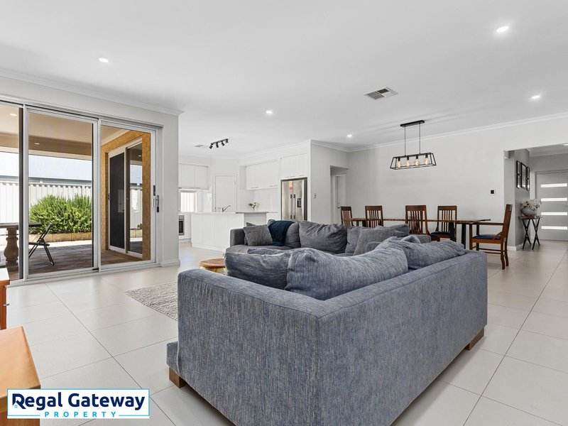 Photo - 7 Vitality Mews, Aubin Grove WA 6164 - Image 4