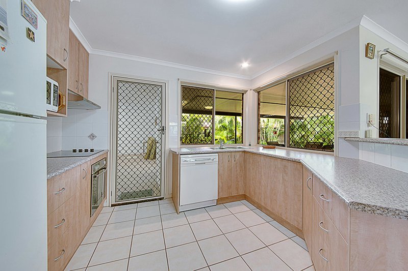 Photo - 7 Walker Street, Clinton QLD 4680 - Image 2