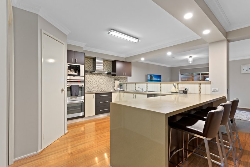 Photo - 7 Wallaby Walk, South Morang VIC 3752 - Image 2