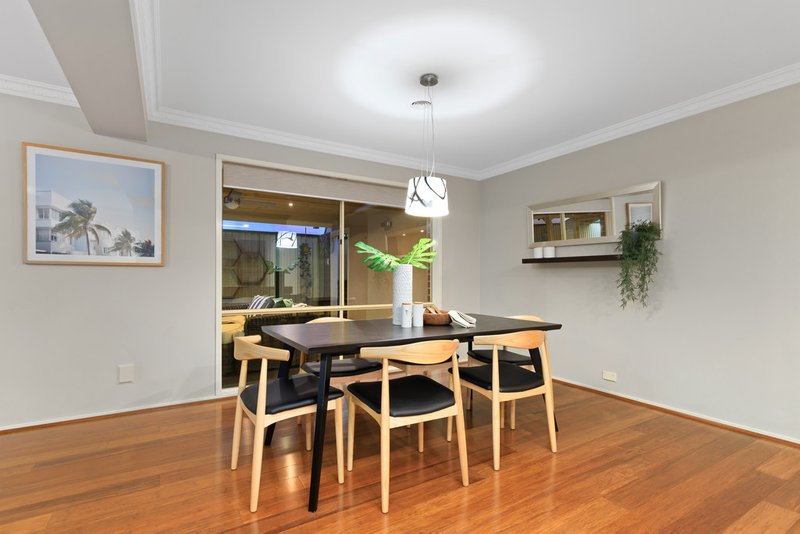 Photo - 7 Wallaby Walk, South Morang VIC 3752 - Image 5