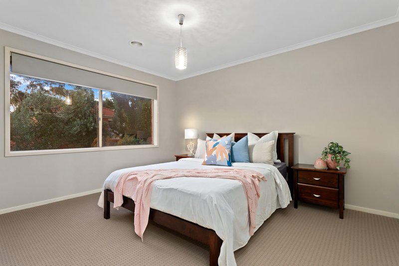 Photo - 7 Wallaby Walk, South Morang VIC 3752 - Image 9