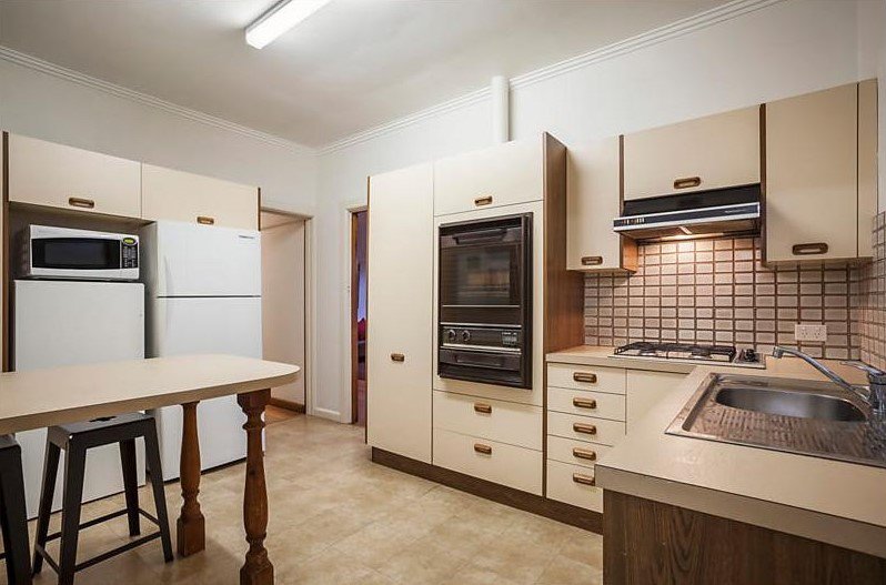 Photo - 7 Wallen Road, Ormond VIC 3204 - Image 4