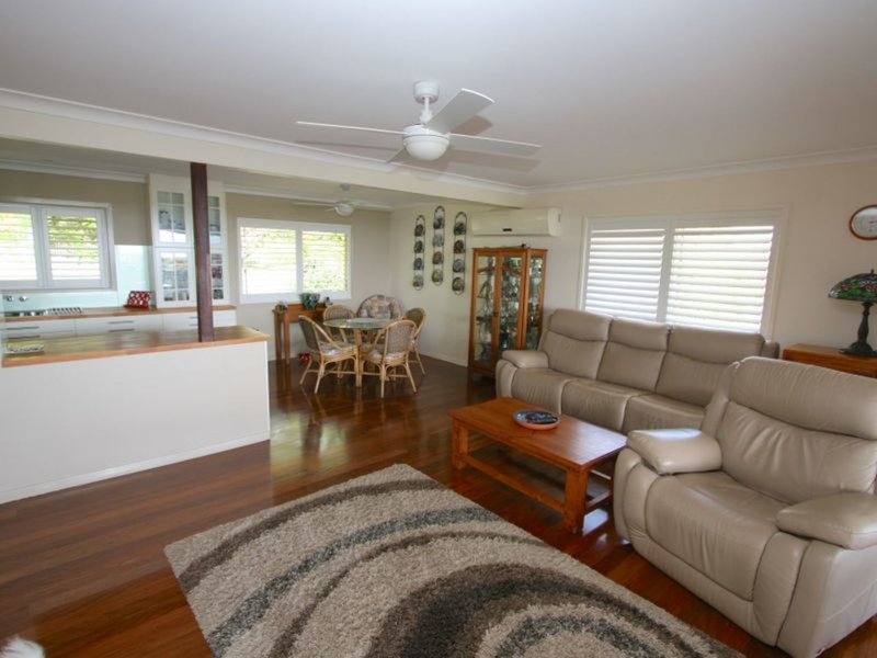 Photo - 7 Walter Crescent, Banora Point NSW 2486 - Image 3