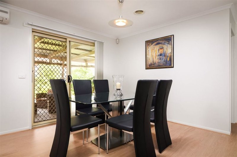 Photo - 7 Waltham Mews, Cranbourne East VIC 3977 - Image 5