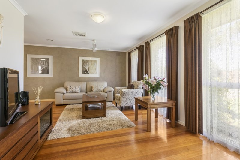 Photo - 7 Warain Court, Werribee VIC 3030 - Image 4