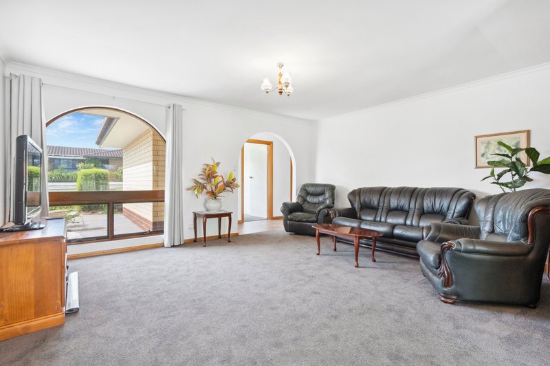 Photo - 7 Warilda Crescent, Hallett Cove SA 5158 - Image 5