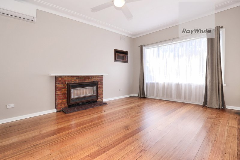 Photo - 7 Warwick Place, Tullamarine VIC 3043 - Image 3