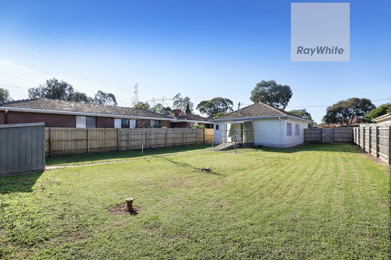 Photo - 7 Warwick Place, Tullamarine VIC 3043 - Image 8