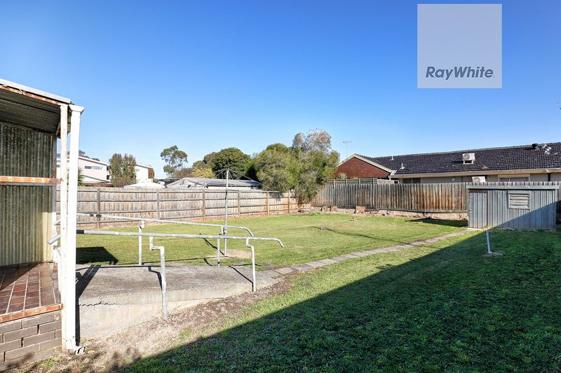 Photo - 7 Warwick Place, Tullamarine VIC 3043 - Image 9