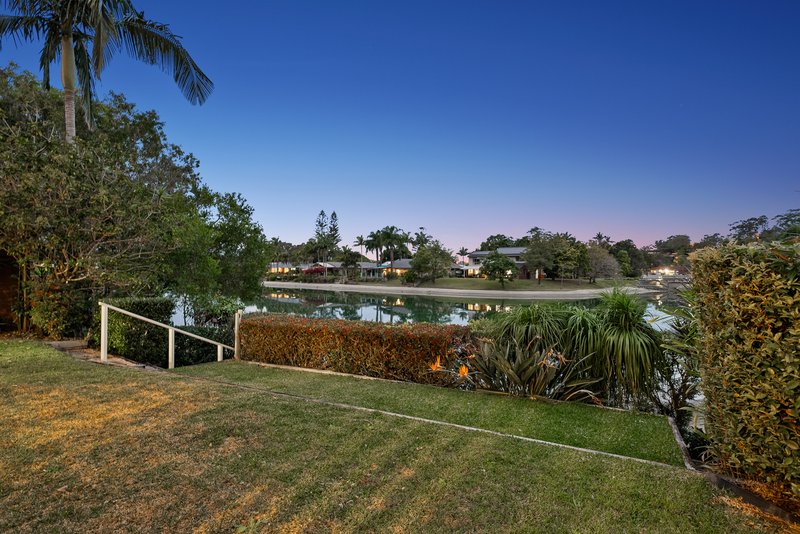 Photo - 7 Waterdown Drive, Elanora QLD 4221 - Image 32