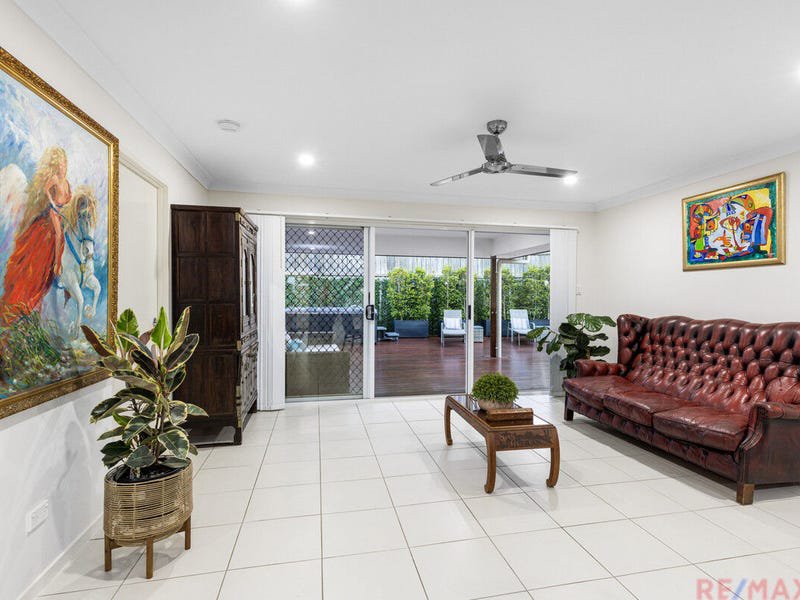 Photo - 7 Waterstone Court, Little Mountain QLD 4551 - Image 5