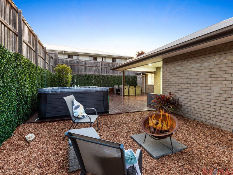 Photo - 7 Waterstone Court, Little Mountain QLD 4551 - Image 17