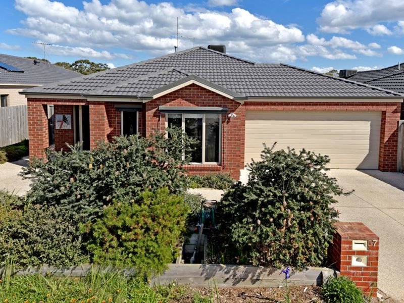 7 Wave Street, St Leonards VIC 3223