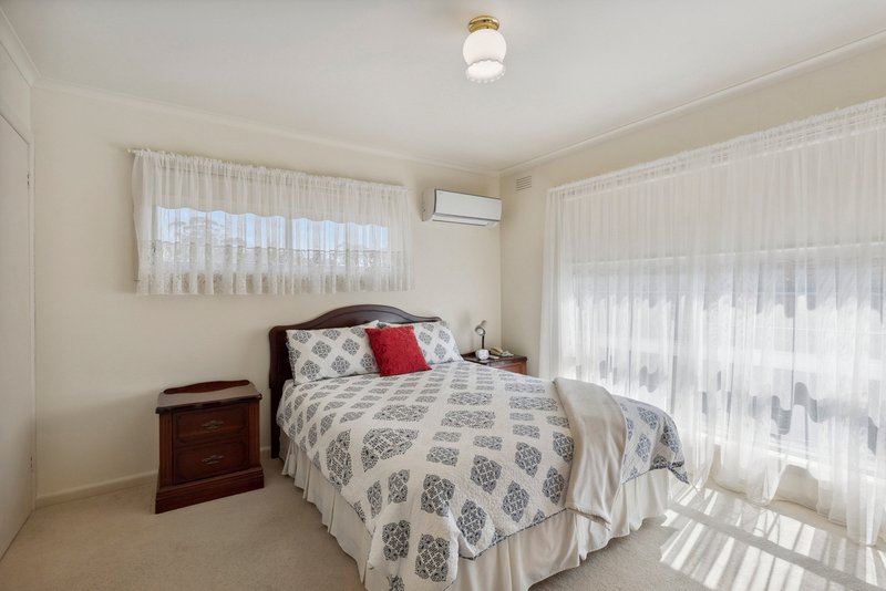 Photo - 7 Webb Avenue, Seymour VIC 3660 - Image 3