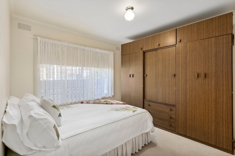 Photo - 7 Webb Avenue, Seymour VIC 3660 - Image 8